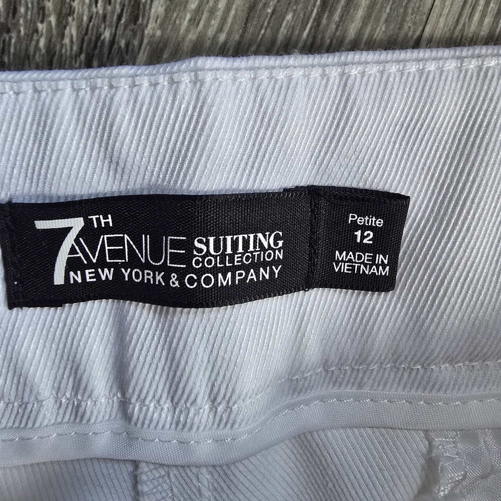 Women's White Pants 7th Avenue Suiting Collection Size 12 Petite Silver Details - Picture 2 of 4
